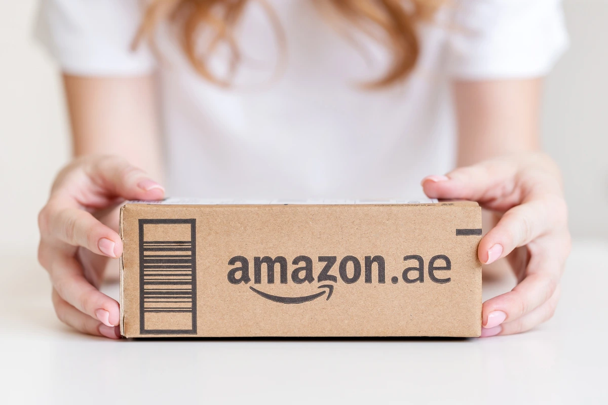 Schemat sprzedaży produktów na Amazon z automatyzacją i AI